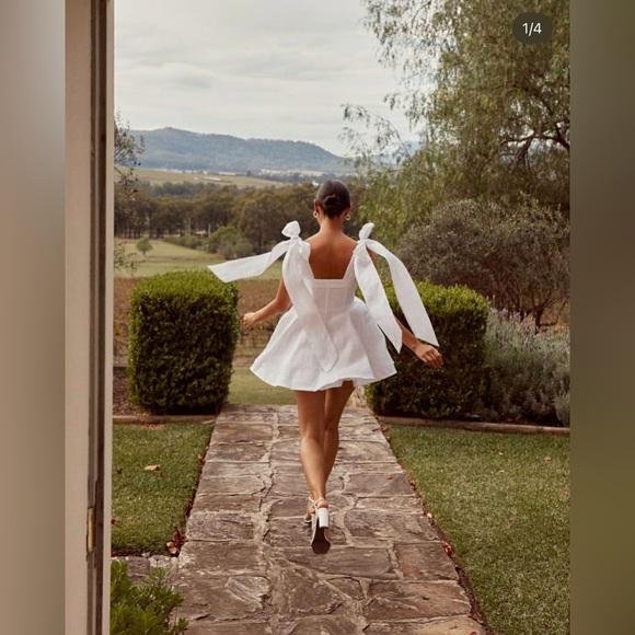 NWT - DISSH AISLE WHITE LINEN BOW MINI DRESS - US WOMEN’S SIZE: 12 - Picture 2 of 9